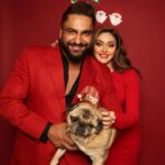 Shefali Jariwala Instagram - Love from our merry little home to yours… Merry Christmas 🎅 🎄🌹🍷 @paragtyagi @simba_mommys_boy #christmas #xmas #instalike #festivevibes #goodvibes #mondaymood #love #light #christmastime #happiness #familygoals #familytime