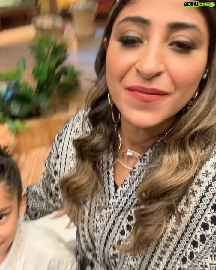 Shejoun Instagram - صديقتي الجميلة زيونة احبج 🤍 شوج والأطفال على تلفزيون الكويت 🇰🇼💫