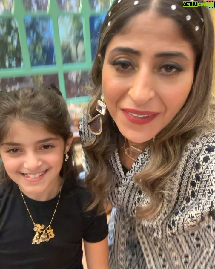 Shejoun Instagram - صديقاتي الجميلات أمونه و ليان احبكم 🤍 شوج والاطفال على تلفزيون الكويت 🇰🇼💫