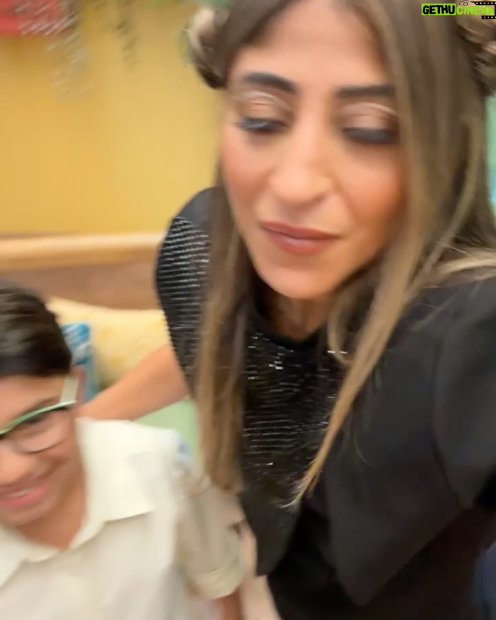 Shejoun Instagram - أصدقائي ناصر و يوسف الجمال كله احبكم 🤍 شوج والأطفال على تلفزيون الكويت 🇰🇼💫