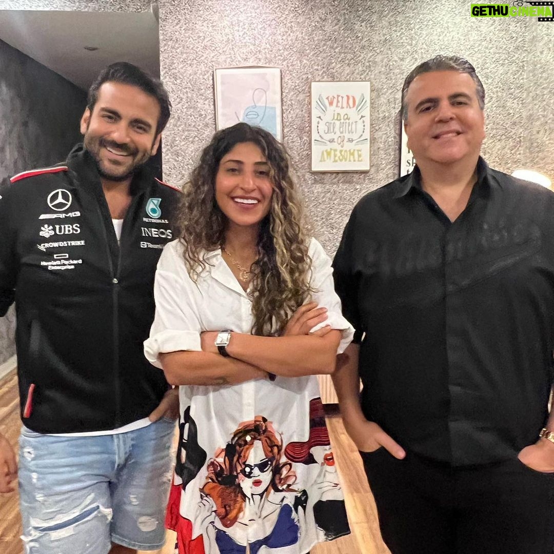 Shejoun Instagram - مع الصديق والمنتج العالمي جمال سنان واخوي النجم عبدالله عبدالرضا ولقاء مثل كل لقاءاتنا كله حب ونجاح وتحضير لأعمال قادمة نتمنى ترضي جمهورنا .. نورت الكويت يا بو علي وإلى لقاء قريب واحتفال آخر بالنجاح