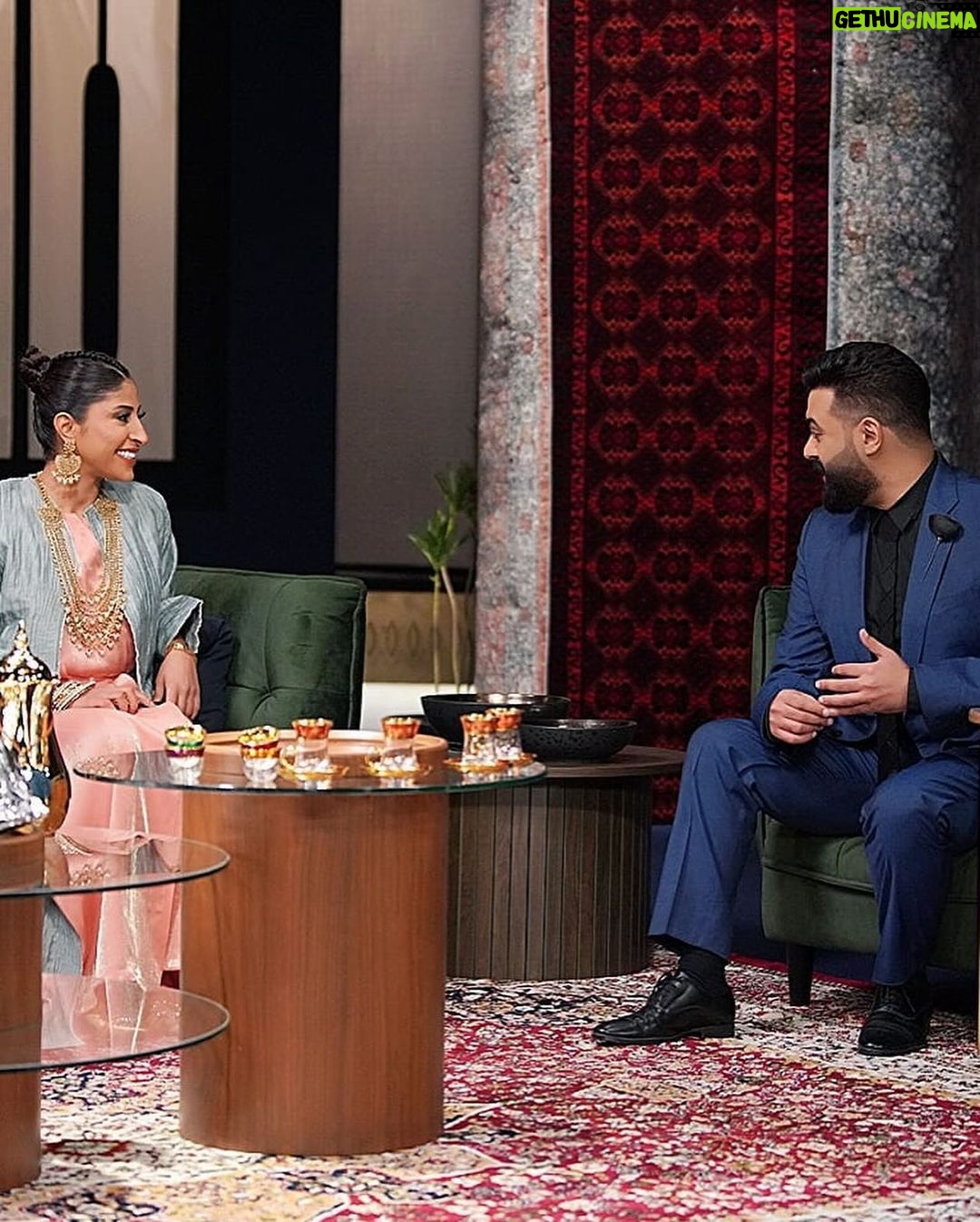 Shejoun Instagram - صور من برنامج #كل_الحكاية على #تلفزيون_الكويت .. شكرا لكل القائمين على البرنامج وفريق العمل على الحلقة الجميلة 🤍 وشكرا لتلفزيون الكويت على الدعم والاهتمام والتقدير 🤍 استانسنا معاكم