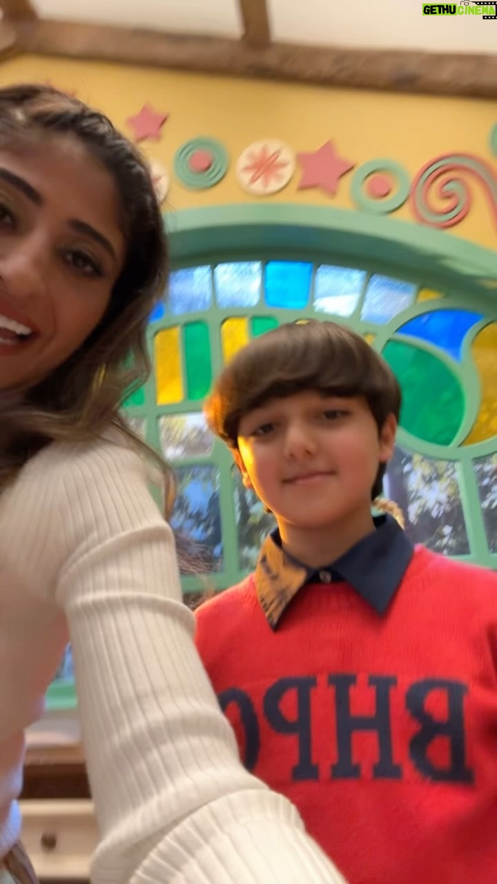 Shejoun Instagram - صديقي الجميل احمد احبك 🤍 شوج والأطفال على تلفزيون الكويت 🇰🇼💫