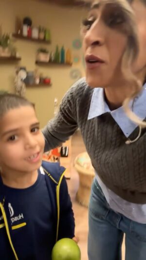 Shejoun Instagram - صديقي الجميل مساعد احبك 🤍
شوج والاطفال على تلفزيون الكويت 🇰🇼