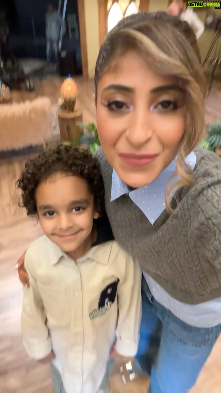 Shejoun Instagram - صديقي الجميل عيسى احبك 🤍 شوج والأطفال على تلفزيون الكويت 🇰🇼