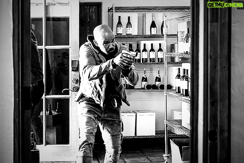 Shemar Moore Instagram - Get ready for another wild ride on @swatcbs TONIGHT!!! 8/7c Yaβll know what to do!!! Drop those π£π£π£ if youβre watching with us tonight!!!! ππ½ππ½