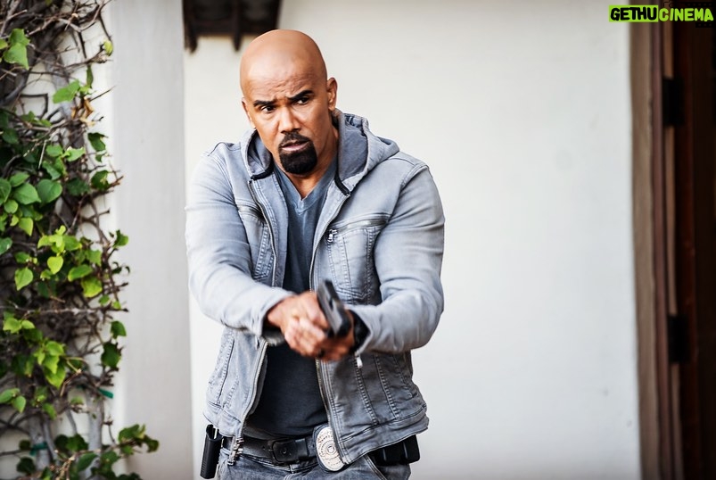 Shemar Moore Instagram - Get ready for another wild ride on @swatcbs TONIGHT!!! 8/7c Yaβll know what to do!!! Drop those π£π£π£ if youβre watching with us tonight!!!! ππ½ππ½