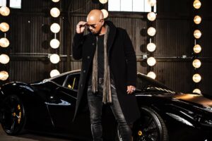 Shemar Moore Instagram - Sweater weather swag 😜😎🥶
.
.
📸 @davinophotostudio