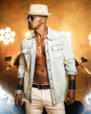 Shemar Moore Instagram - Give me that Friday ENERGY Fam 😜
.
.
📸 @davinophotostudio