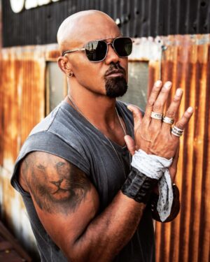 Shemar Moore Instagram - Keep pushing forward Fam 💯😎
.
.
📸 @davinophotostudio