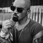 Shemar Moore Instagram – Just vibin’ on a Thursday 😎 
.
.
📸 @davinophotostudio