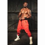 Shemar Moore Instagram – This ain’t a game, just business as usual 💪🏽👊🏽💯 #dadbod 
.
.
📸 @davinophotostudio