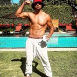Shemar Moore Instagram – 53 Right here right now!!!! Day 18 of 42… Doing the work to be the Best version of myself Physically and spiritually… Dad Bod can kiss my whole entire Sunkist ass!!!! NEVER STOP BELIEVING IN YOUR GREATNESS!!! Let’s Goooooooo 💯💪🏾🤩