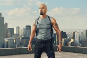 Shemar Moore Instagram - Stills from my most recent @paycomsoftware campaign shot by the talented @kremerjohnsonagain .. and a little BTS look of the fun 👊🏽💪🏽😜