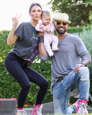 Shemar Moore Instagram - 1st Father’s Day EVER… for me!!! BLESSED and GRATEFUL!! My father wasn’t in my life… I never celebrated Father’s Day… but i realize my mother and fathers love for each other once upon a time… that created me….I celebrated and honored MY MOTHER all day everyday my entire 50 years with her… my mother’s dream was to be a grandmother.. God called her name a little too soon… but My Girl Jesiree loves on me and gave me/us Momma Marilyn’s Dream and MY LIL MIRACLE… “Frankie Moore”… my daughter… My mother was my purpose…. Now Frankie is my purpose for the rest of my life!!! With all that I have experienced and accomplished, My daughter is my GREATEST TRIUMPH!!! Momma Marilyn went to Heaven and told God to give her son the GREATEST GIFT of his life… FRANKIE n FAMILY!!! …… “Mom I made it” 🙏🏽🕊️❤️🥰 I Love you Jesiree and THANK YOU!!! 💖