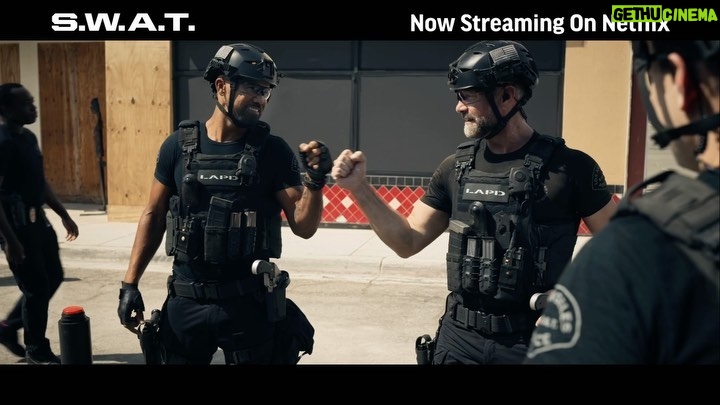 Shemar Moore Instagram - Homies, Fans, n Baby Girls!!! Catch up on all 6 seasons of #SWAT on @netflix before the new season premieres on @cbstv FEB 16th!!!! Let’s go!!! 🔥🔥