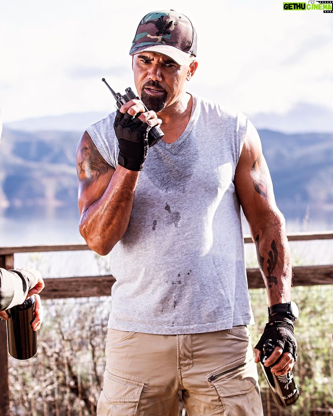 Shemar Moore Instagram - #SWAT gone WILD!!! Tune in for an ALL new @swatcbs this Friday and get ready for some WILD stunts and action 💥👊🏽💪🏽 . . 📸 @davinophotostudio