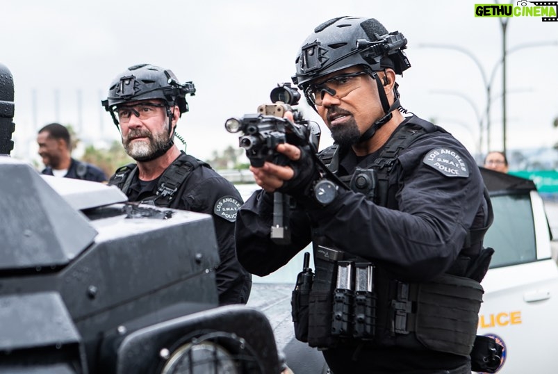 Shemar Moore Instagram - Double up on your #swat action tonight!!! Catch both episodes RIGHT NOW!!!! Let’s go 💣💥 @swatcbs