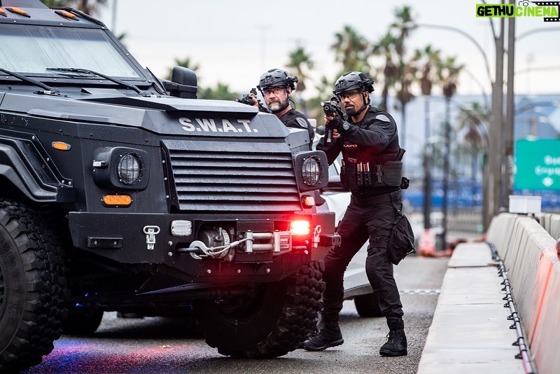 Shemar Moore Instagram - Double up on your #swat action tonight!!! Catch both episodes RIGHT NOW!!!! Let’s go 💣💥 @swatcbs