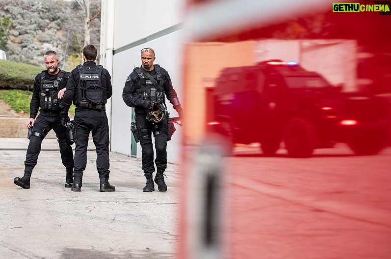 Shemar Moore Instagram - Double up on your #swat action tonight!!! Catch both episodes RIGHT NOW!!!! Let’s go 💣💥 @swatcbs