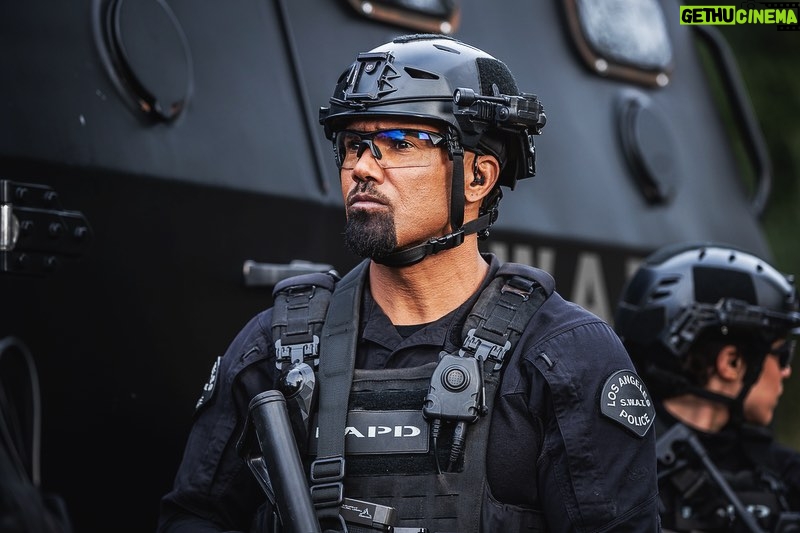 Shemar Moore Instagram - Gimme a TWO!! Gimme a TWO!!!!! Not ONE, but TWO brand new episodes of @swatcbs this FRIDAY!!! Let’s go Fam!!!! 🔥💣💥