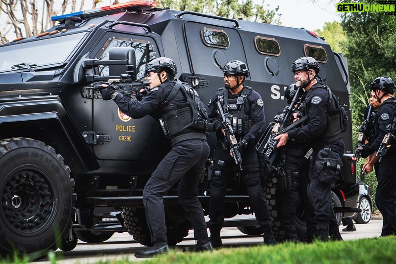 Shemar Moore Instagram - Gimme a TWO!! Gimme a TWO!!!!! Not ONE, but TWO brand new episodes of @swatcbs this FRIDAY!!! Let’s go Fam!!!! 🔥💣💥