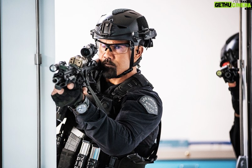 Shemar Moore Instagram - Gimme a TWO!! Gimme a TWO!!!!! Not ONE, but TWO brand new episodes of @swatcbs this FRIDAY!!! Let’s go Fam!!!! 🔥💣💥