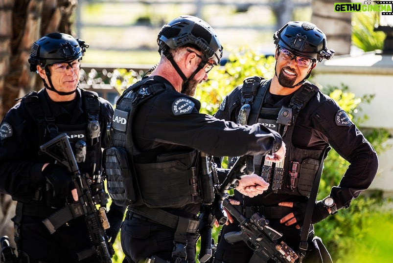 Shemar Moore Instagram - DOUBLE DOWN on @swatcbs this Friday with BACK TO BACK all new episodes starting at 8PM on @cbstv ‼️ I SAID WHAT I SAID 😜💣💥🔥