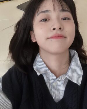 Shen Yue Instagram - 🙋🏻‍♀️