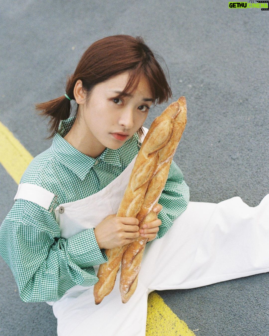 Shen Yue Instagram - 💚时间过得很快哦