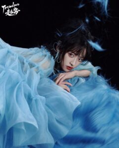 Shen Yue Instagram - 感谢《趋势》👀