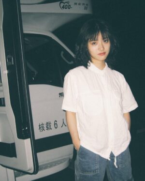 Shen Yue Instagram - 一个捡完垃圾拆掉辫子下班的娇娇