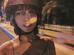 Shen Yue Instagram - 🛵滴滴滴