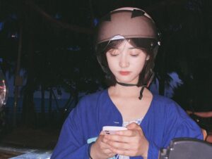 Shen Yue Instagram - 🛵滴滴滴