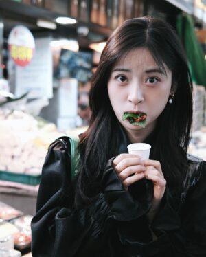 Shen Yue Instagram - 🚶🚶