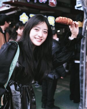 Shen Yue Instagram - 🚶🚶