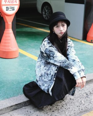 Shen Yue Instagram - 🚶🚶