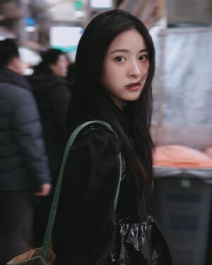 Shen Yue Instagram - 🚶🚶