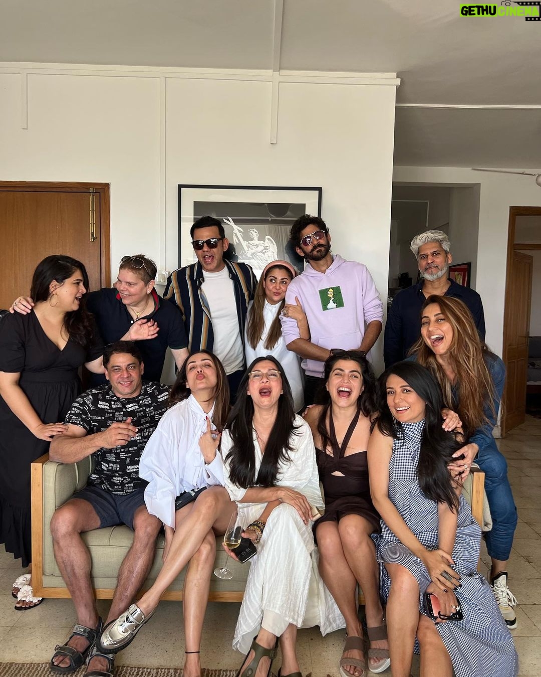 Shenaz Treasurywala Instagram - An afternoon well spent! Anyone remember the OG VJs?? Recognise anyone here? ;) @mariagorettiz @minimathur @cyrus_sahukar @cyrus_broacha @itsmspreetatoyou @malaikaaroraofficial @anushasdandekar @gauravkaps @amuaroraofficial @seherubedi This poll will tell me how old you are ;) Mumbai, Maharashtra