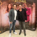 Sherif Ramzy Instagram – من زمان ماشوفتش مسرحية حلوة و متكاملة و ممتعة زي مسرحية أنستونا كل التحية لكل صناعها الموهوبين بجد إستمتعنا و ضحكنا من قلبنا ألف مبروك ليكم جميعاً مش عايز انسي حد لأن بجد الكل عامل دوره بكل موهبة و إحتراف من أول التمثيل و الإخراج و التأليف و الإنتاج و الألحان و الأشعار و الديكور و الملابس و الإستعراضات و كل حاجة ألف مبروك