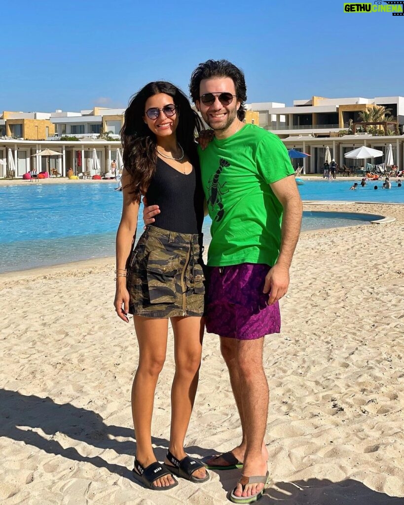 Sherif Ramzy Instagram - Summer mode: activated. 🏝🌊☀️💛