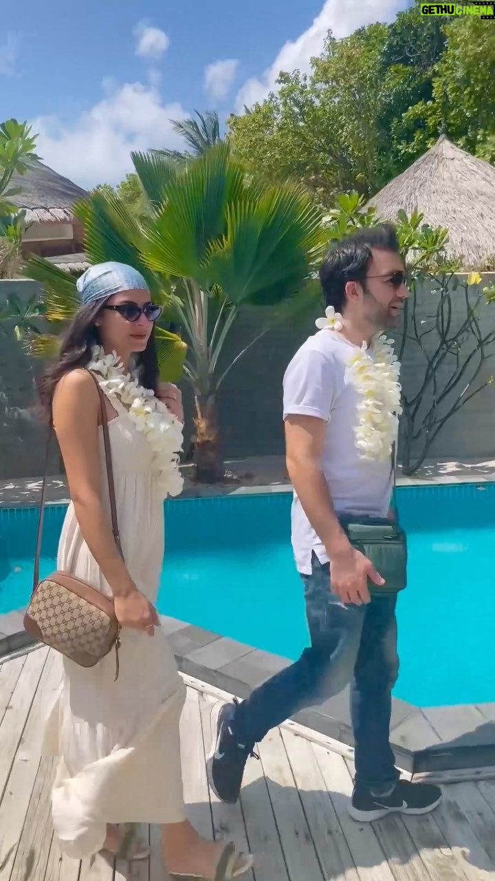 Sherif Ramzy Instagram - This villa is the perfect mix of comfort, luxury, and inimitable natural beauty. 🌴🥭🍍 @furaveriresort @maldives_360