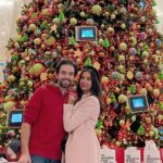 Sherif Ramzy Instagram - Merry Christmas! Wishing you all the best this holiday season! 🎄💫❤️ Galeria la Fayette, Paris, França