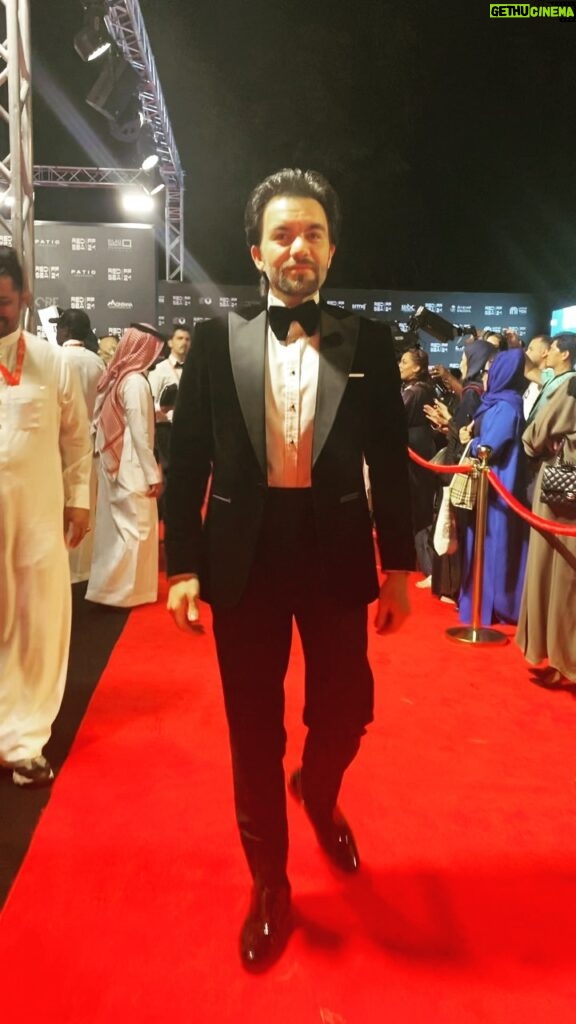 Sherif Ramzy Instagram - From the closing ceremony of the first edition of the Redsea film festival Saudia Arabia @redseafilm Tuxedo : @navytailormadesuits Hair : @scissors349