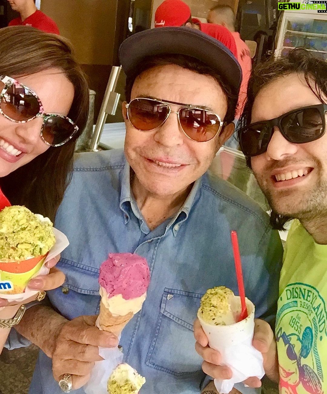 Sherif Ramzy Instagram - كل يوم هذه الصناعة بتفقد عمود رئيسي من أعمدتها وللأسف مبيتعوضش ولا بييجي حد شبهه ربنا يرحم النجم و الفنان الكبير سمير صبري و يسكنه فسيح جناته عطاء هذا الرجل مكانش ليه حدود فنياً و إنسانياً