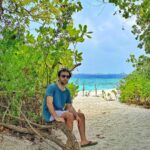 Sherif Ramzy Instagram - Go back to nature it’s the perfect refreshment 🌴🍹🏝 @maldives_360 @furaveriresort