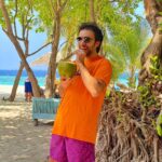 Sherif Ramzy Instagram - A passion of Tropical life 🏝🌴🍹🥥 Swipe till the end to watch how they make it @maldives_360 @furaveriresort