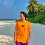 Sherif Ramzy Instagram - A passion of Tropical life 🏝🌴🍹🥥 Swipe till the end to watch how they make it @maldives_360 @furaveriresort