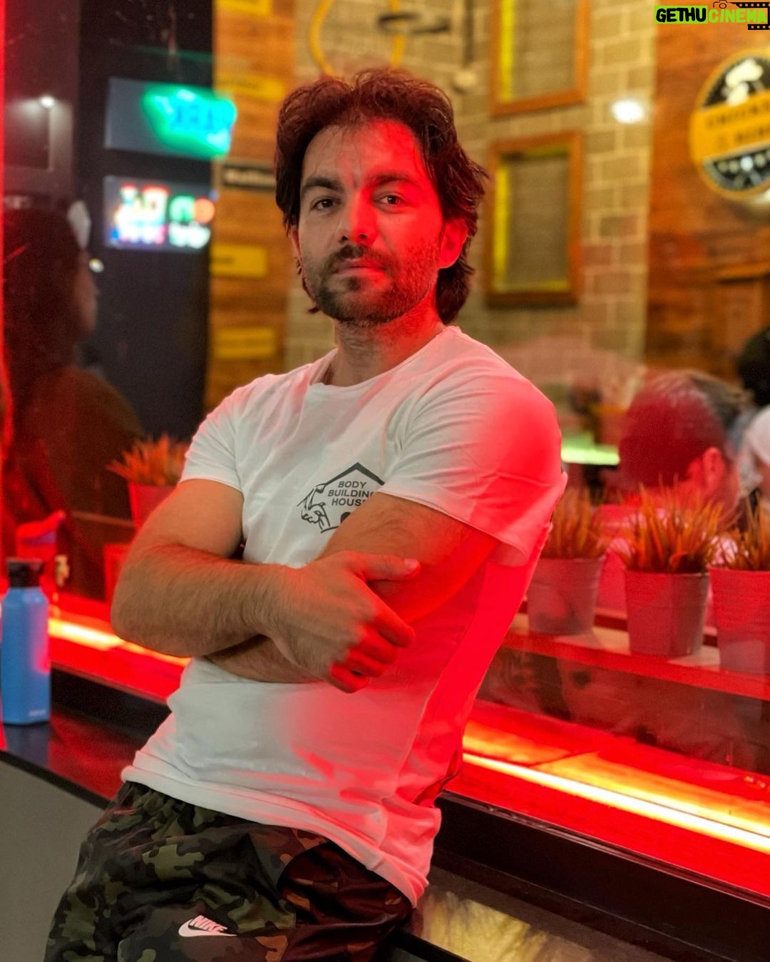 Sherif Ramzy Instagram - طول ما أنت في الحياة بتسعى الدنيا كلها هتسعالك #باب_رزق رمضان كريم