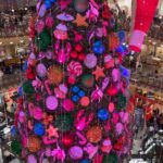 Sherif Ramzy Instagram - Merry Christmas! Wishing you all the best this holiday season! 🎄💫❤️ Galeria la Fayette, Paris, França
